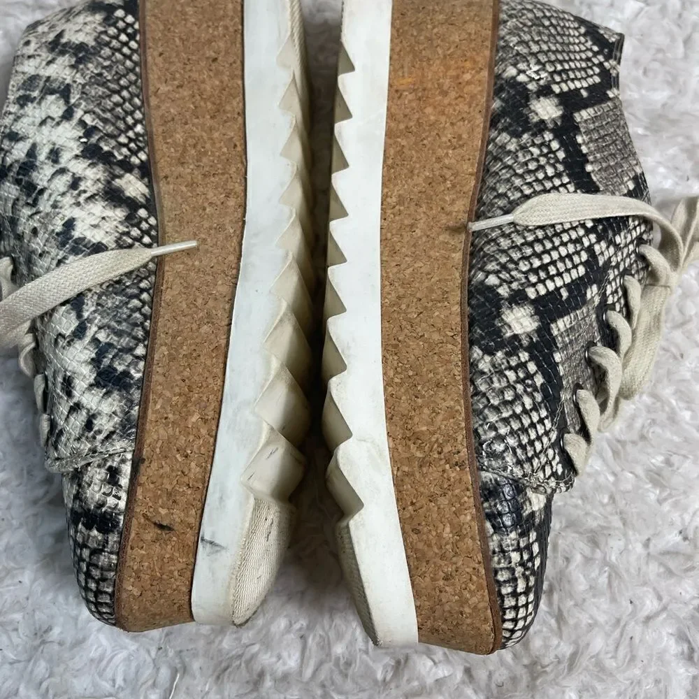Steve Madden Korrie Lace-Up snake skin print Beige & gray Platform Sneakers SZ10